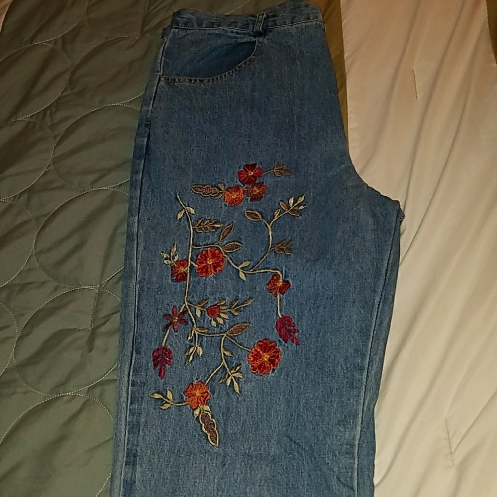 Embroidered jeans - Picture 2 of 4
